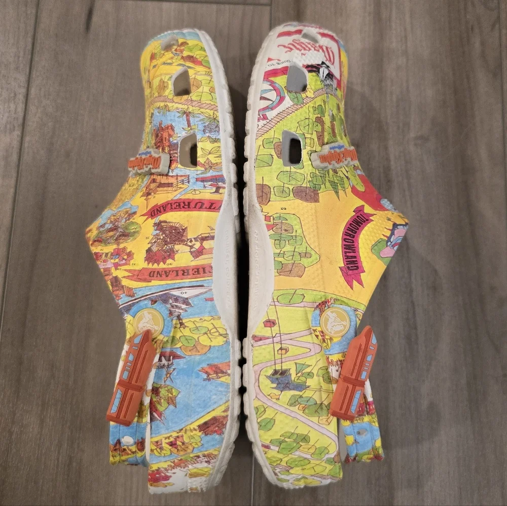 DISNEY Vault 50th Crocs - Picture 7 of 10